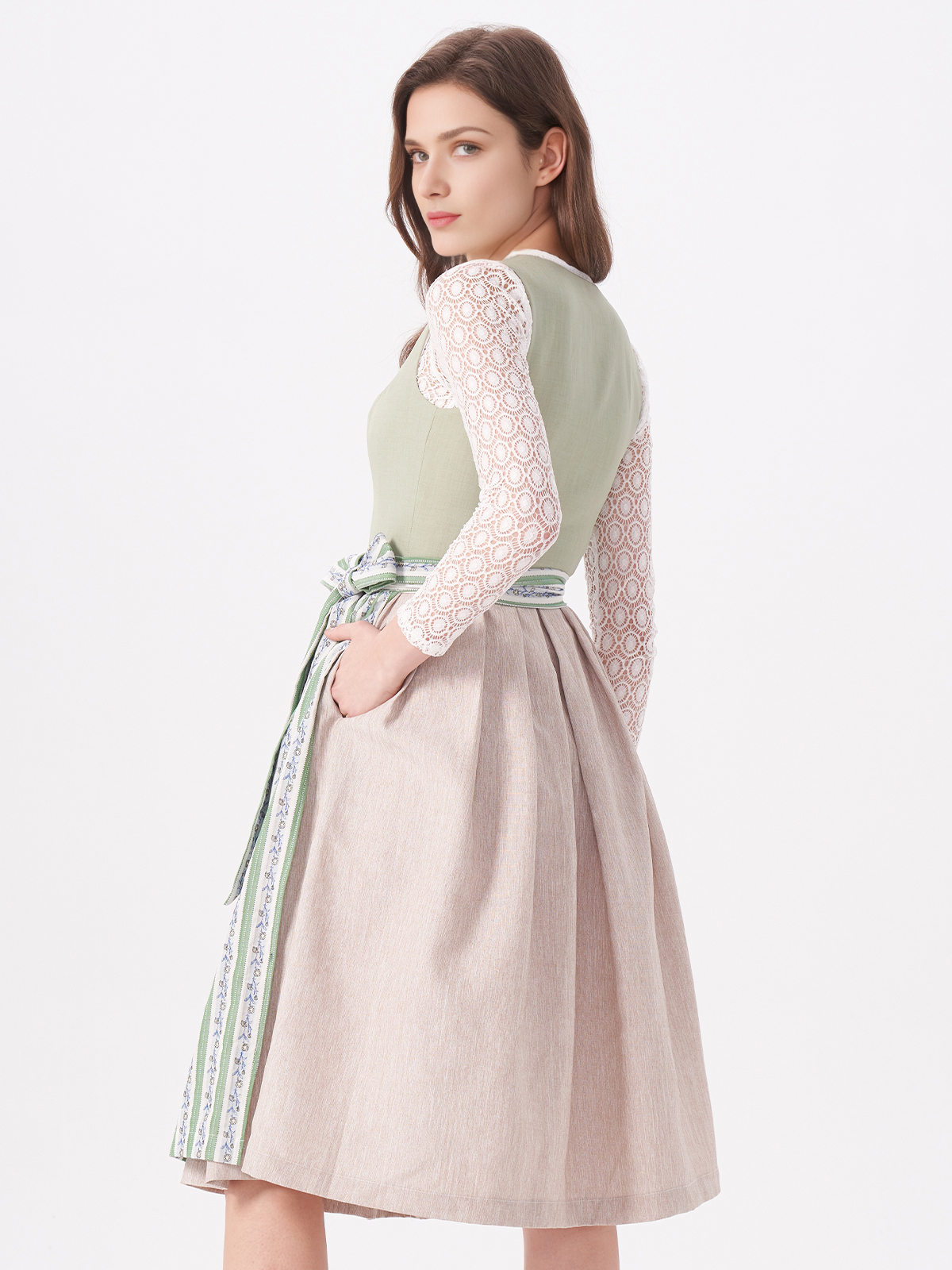 Traditionelles Janker Dirndl in Grün