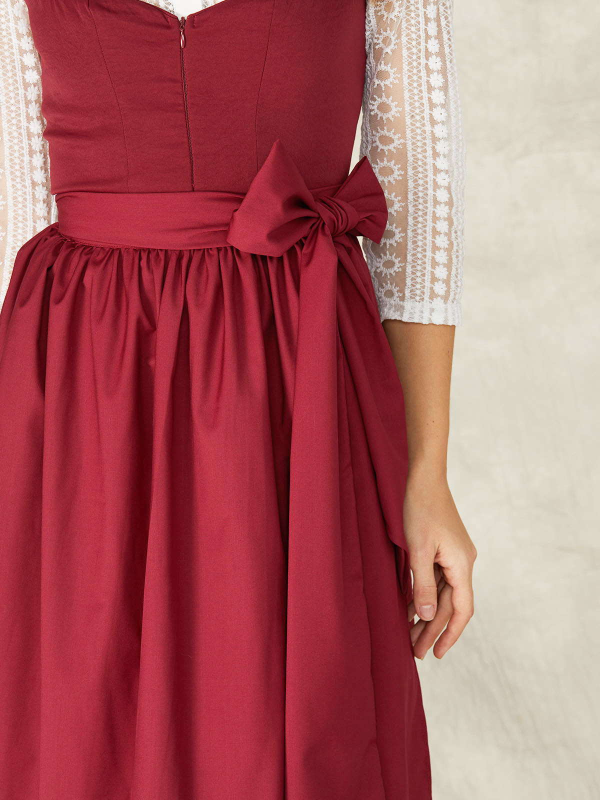Dirndl Orange – sommerlich und elegant