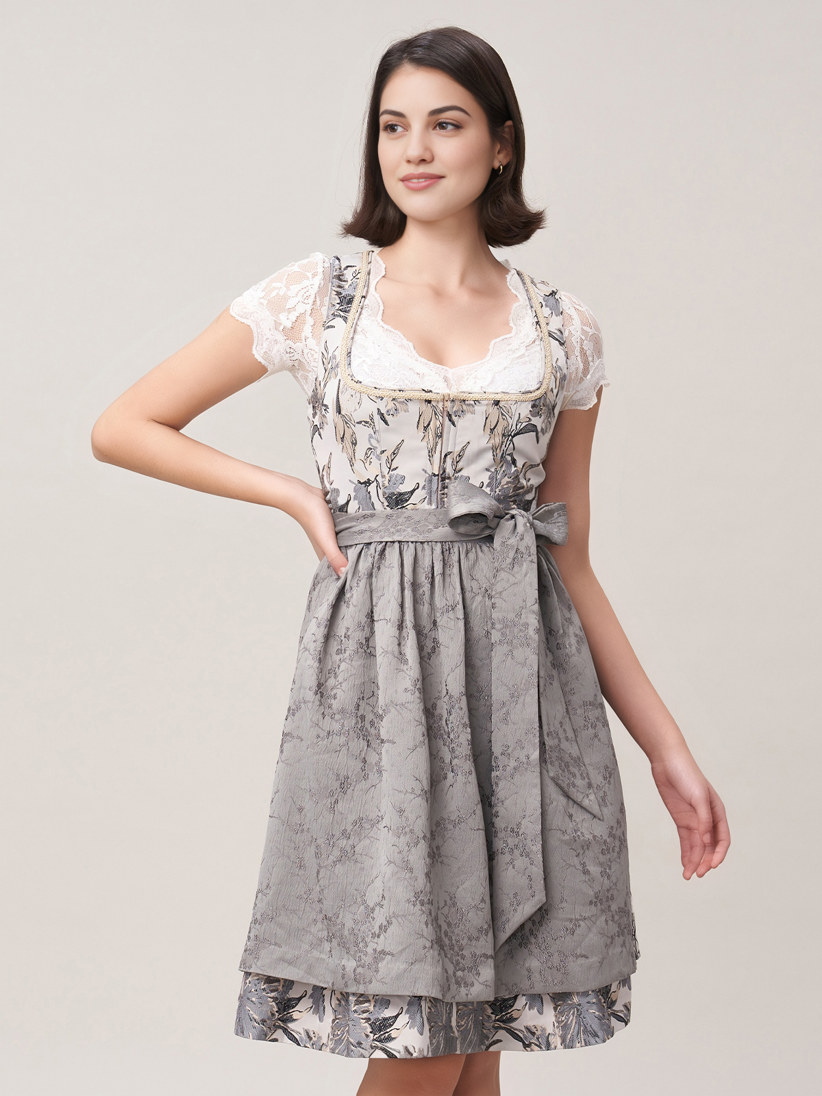 Modernes braunes Dirndl mit schlanker Silhouette