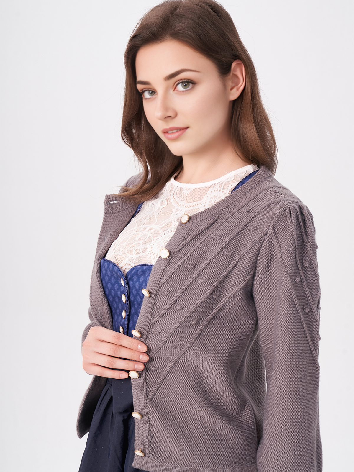 Modernes schwarzes Dirndl mit samtigem Glanz