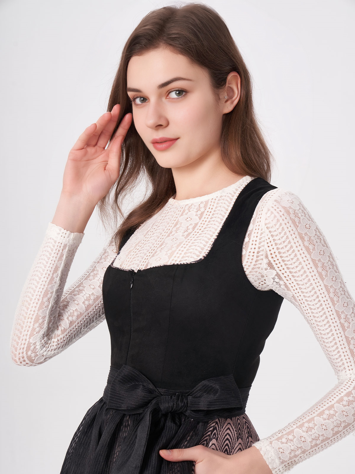 Rot-schwarzes Dirndl – Eleganz und Tradition