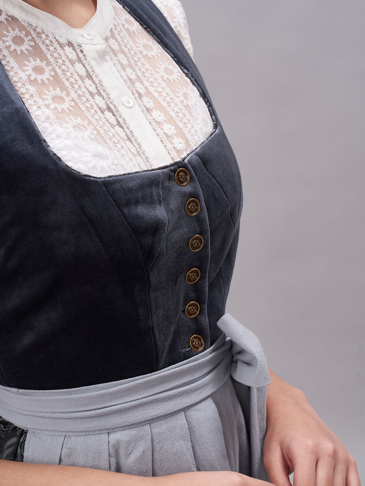 Modernes Dirndl Grün mit schmeichelndem Schnitt