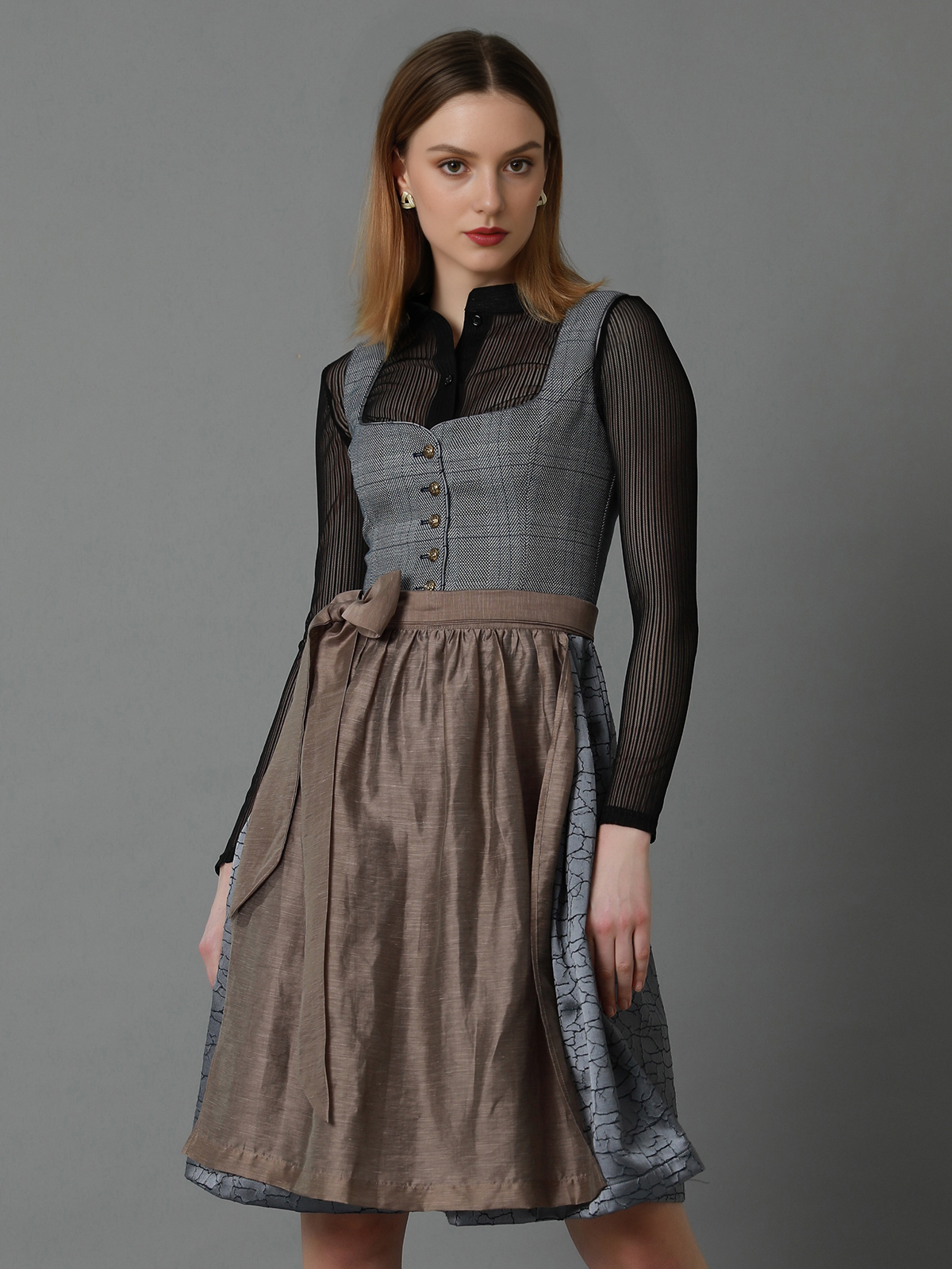 Elegante Bluse Halbärmel mit Dirndl