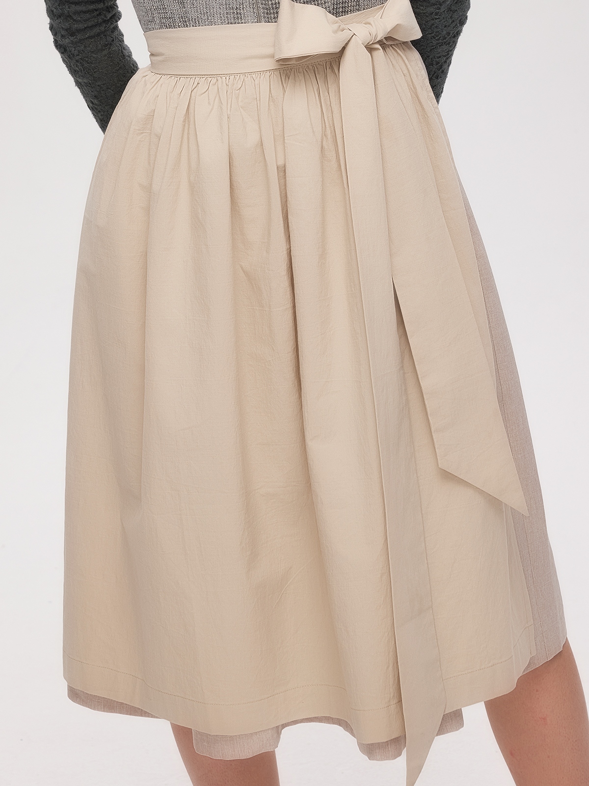 Dunkelgrünes Dirndl aus Samt