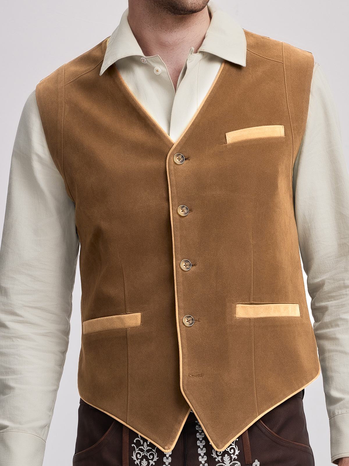 Modernes Dirndl in Gelb